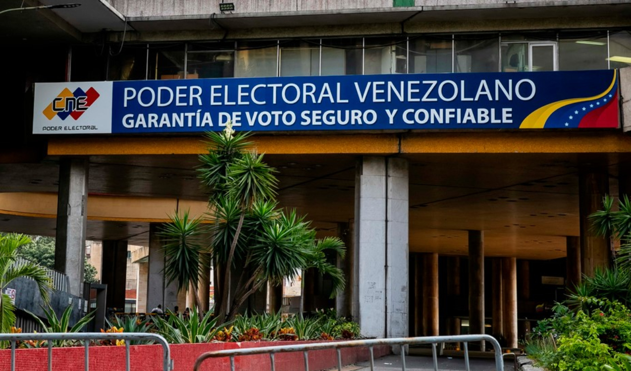 De acuerdo con el Consejo Nacional Electoral de Venezuela (CNE) se busca garantizar, facilitar y permitir la participación del mayor número de alternativas políticas en los comicios. Foto: EFE