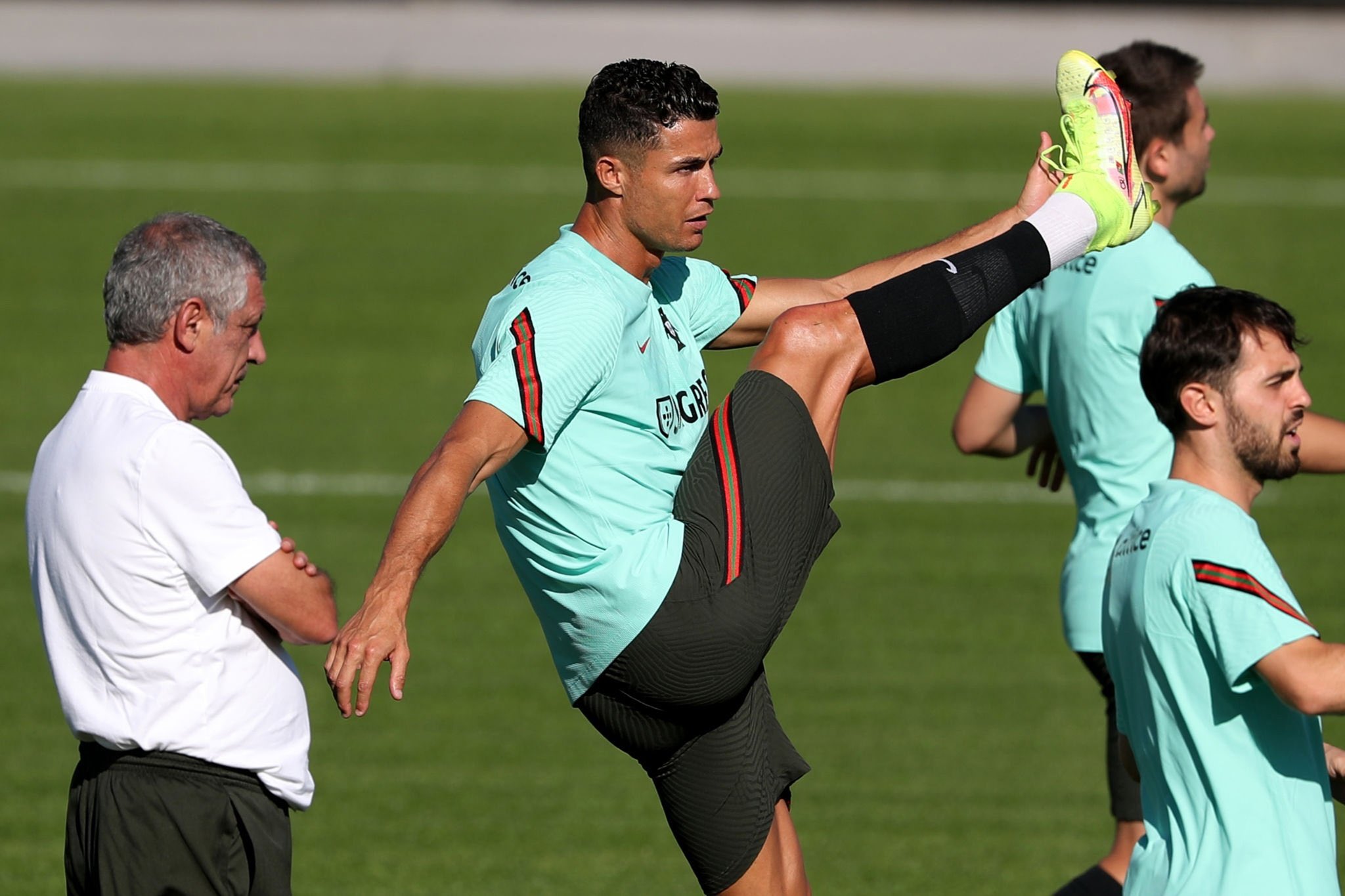 Cristiano Ronaldo en entrenamiento de Portugal con miras a Eliminatorias rumbo a Qatar 2022. Foto: AFP