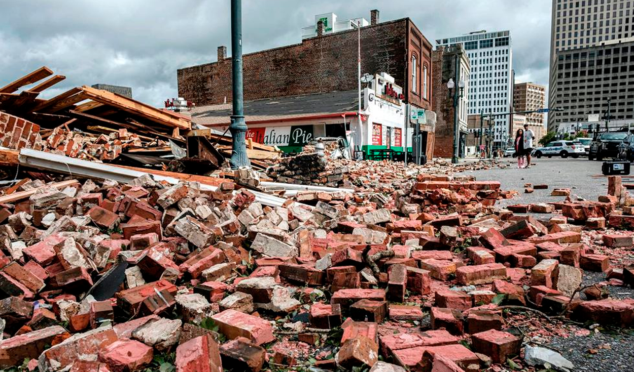 Huracán Ida destrozó un edificio histórico en la ciudad de Nueva Orleans. Foto: EFE