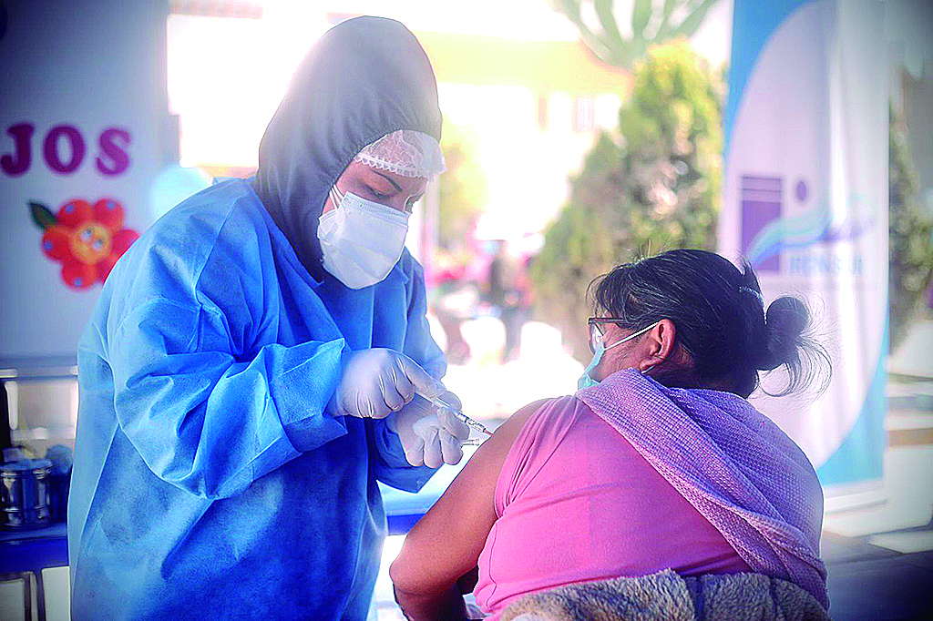 Más de ocho mil maestros serán vacunados desde el lunes en Arequipa