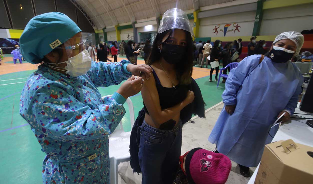 Cusco ya vacuna al grupo etario de 12 a 19 años. Foto: Geresa Cusco