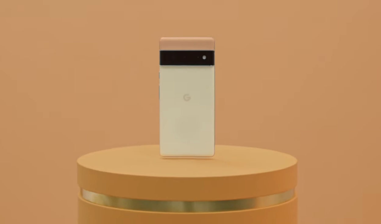 La bolsa de papitas tiene un diseño similar a los nuevos teléfonos de Google. Foto: captura de YouTube