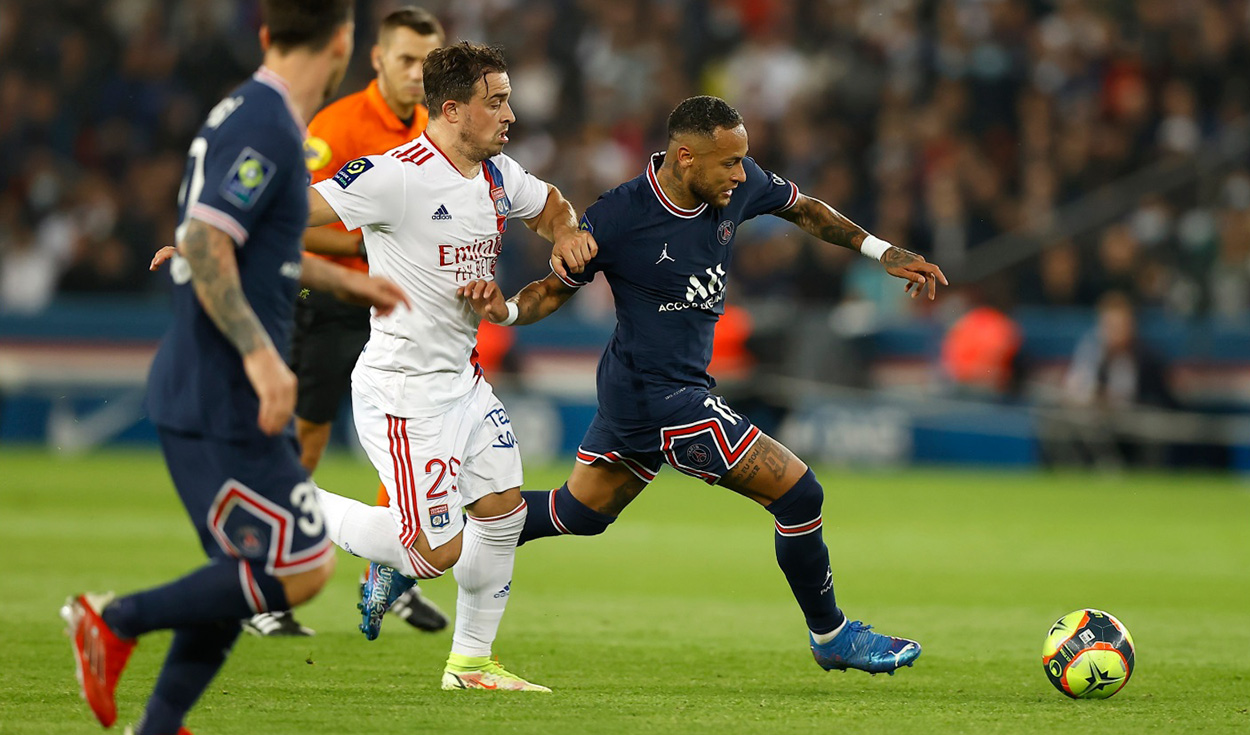 Neymar puso el empate del PSG con tanto de penal. Foto: EFE