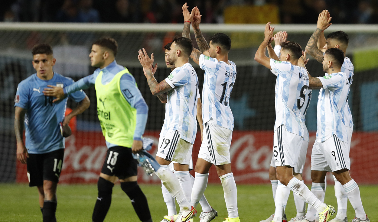 Uruguay sorprende a la Argentina de Messi y sube en las Eliminatorias:  resultado, resumen y goles del partido