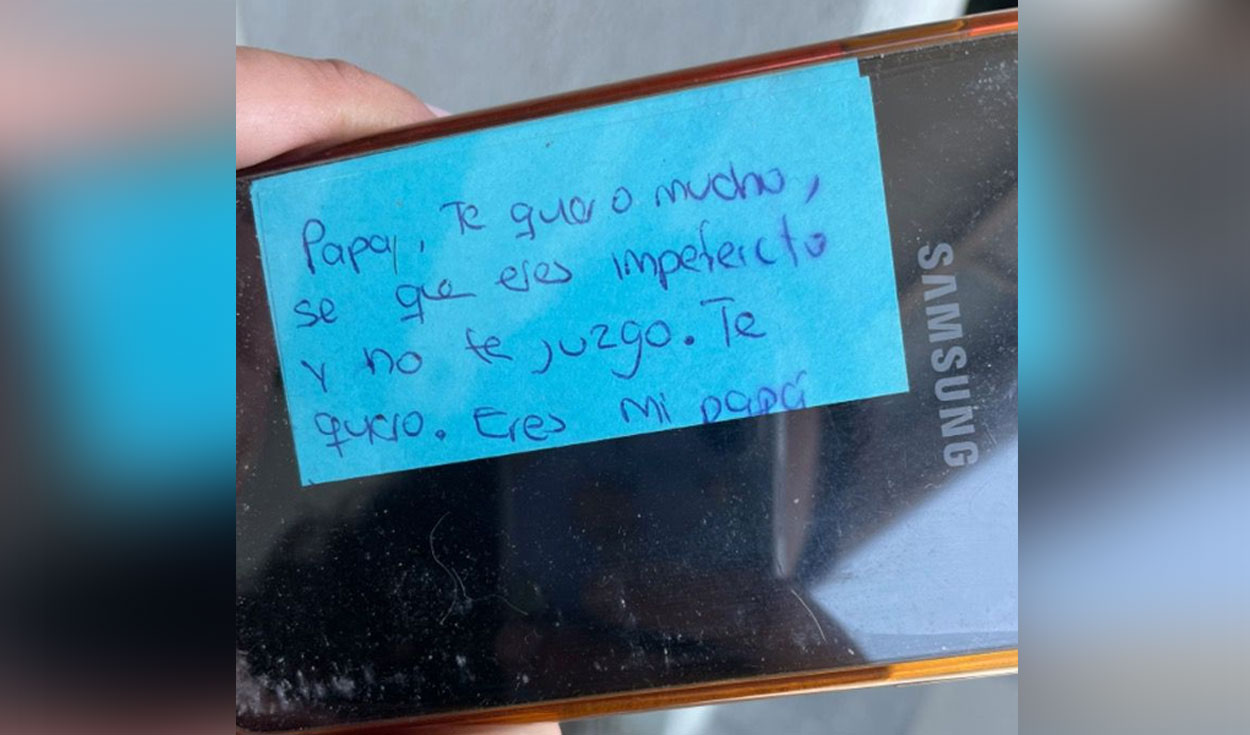 FAN10 - ‪¡EXCELENTE NOTICIA!‬ ‪Bad Bunny será padre. En su canción <3 dejó  una pista diciendo que en 9 meses se retirará, pero el verdadero motivo es  el nacimiento de su hijo.‬ ‪‬