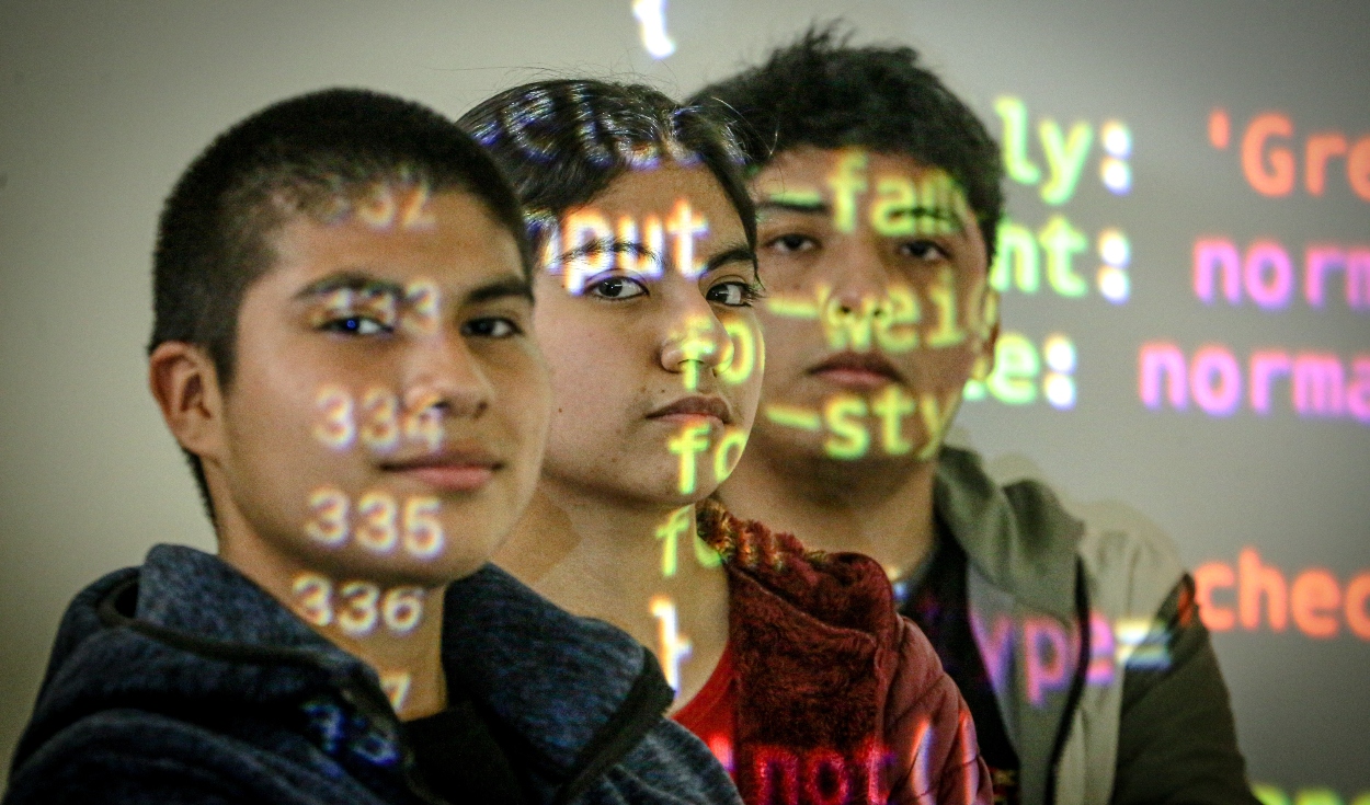 Piero, Regina y Emerson, rostros de la primera promoción de Ingeniería en Ciberseguridad de la UNI. Foto: John Reyes/La República