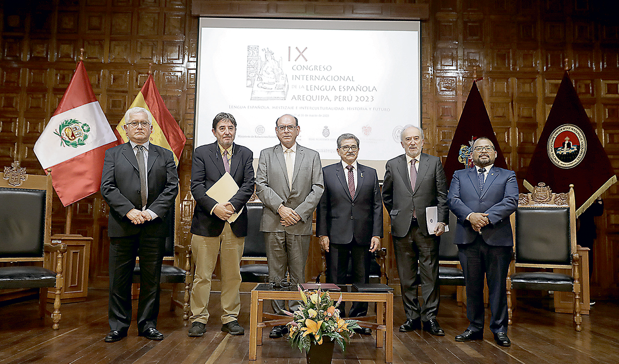 Autoridades. Eduardo Hopkins, Luis García Montero, César Landa, Hugo Rojas, Santiago Muñoz Machado y Omar Candia. Foto: IX CILE 2023