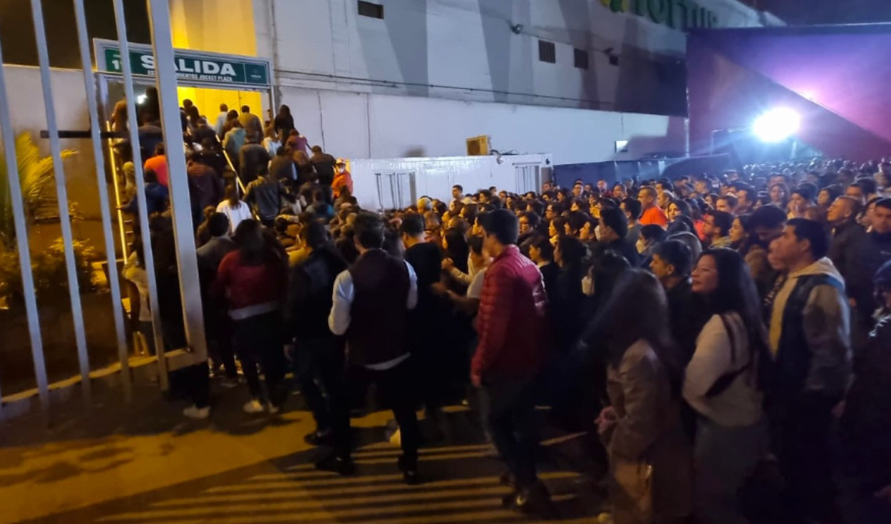 El concierto de Juan Luis Guerra sobrepasó el aforo permitido. Foto: Grace Mora / URPI-LR
