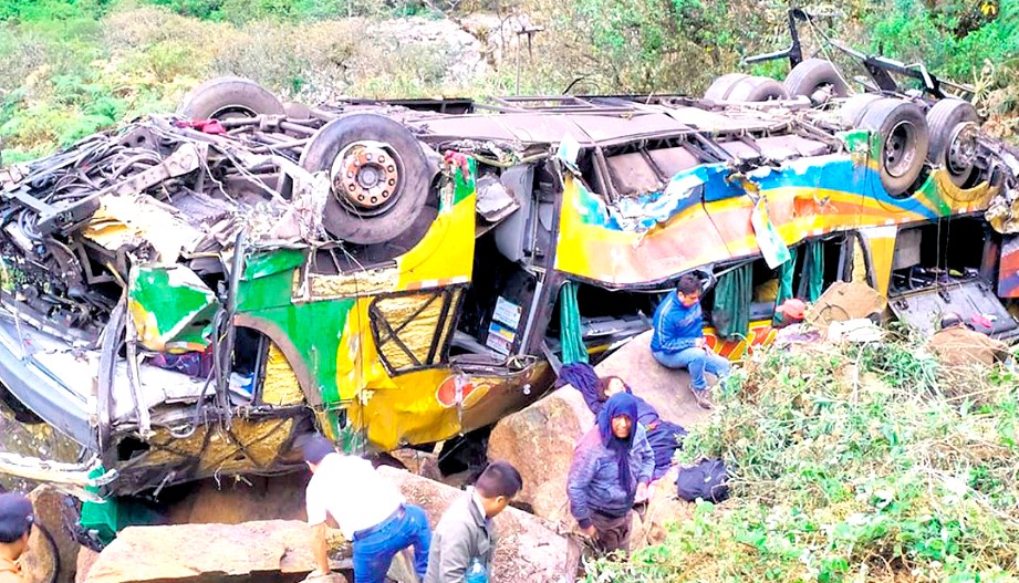 En el 2019, ocurrió un fatal accidente cuando el bus de la empresa de transportes Palomino, que cubría la ruta Cusco - Puerto Maldonado, cayó a un abismo de 250 metros. Fallecieron 23 personas. Foto: La República