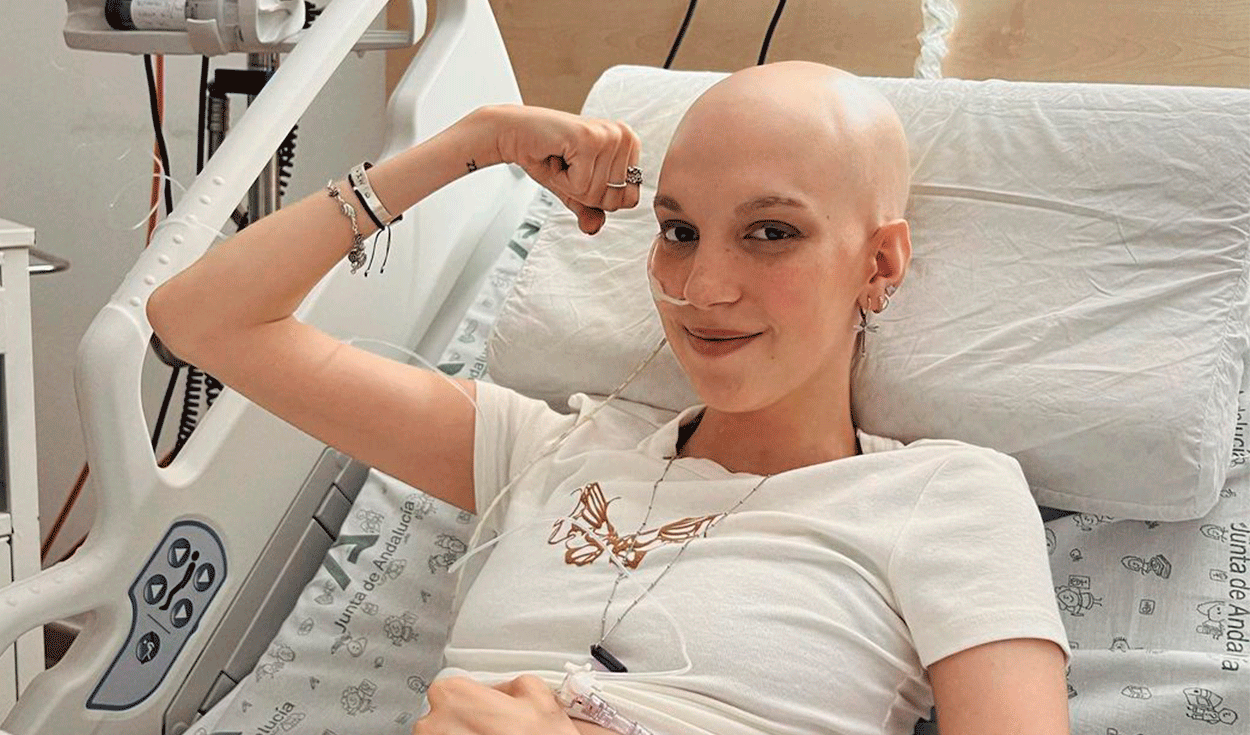Elena lleva 4 años luchando contra el cáncer terminal con el apoyo de su familia y sus más de 600.000 seguidores. Foto: @elenahuelva02/Instagram