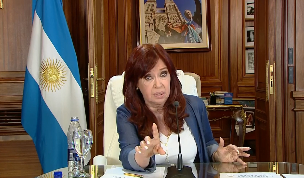 En una transmisión de casi una hora la vicepresidenta Argentina se pronunció sobre su sentencia. Foto: captura @CFKArgentina