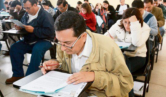 El Ministerio de Educación informó, mediante un comunicado, que la prueba para la Carrera Pública Magisterial se desarrollará con normalidad. Foto: Norman Córdova/Andina