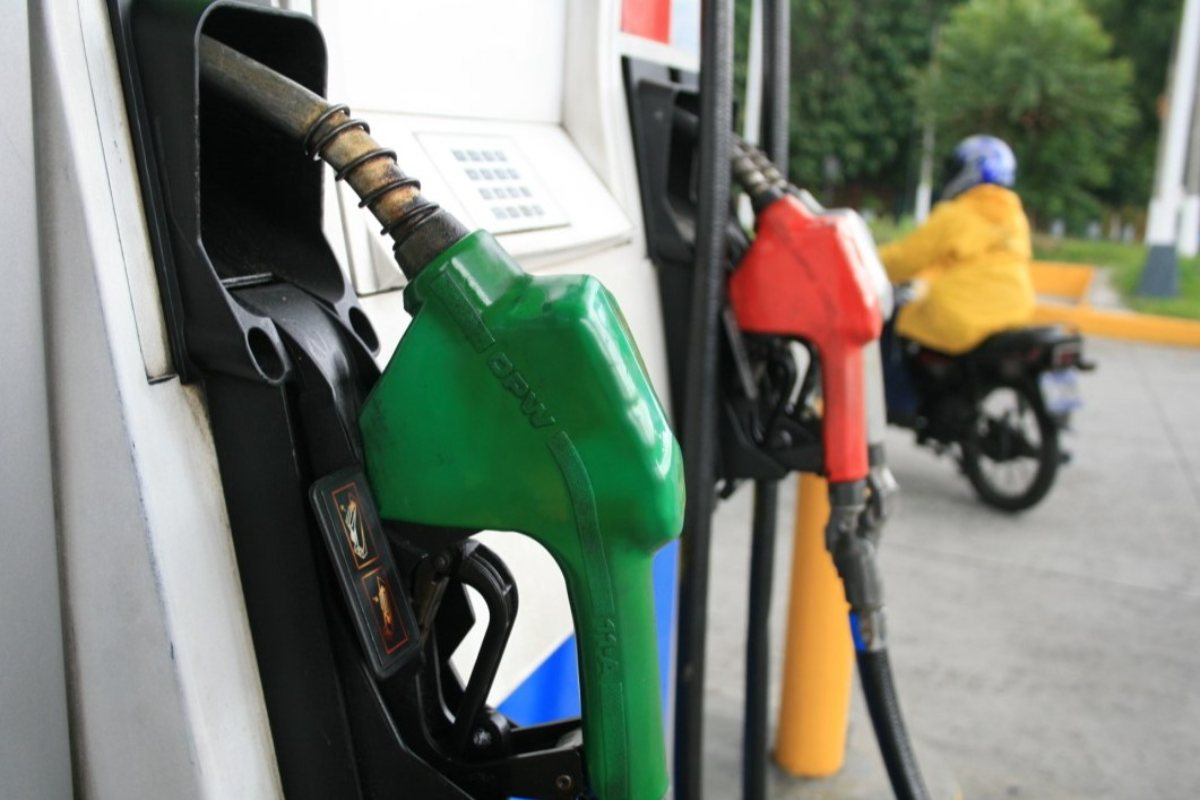 Fuels: wholesale prices increased by up to S/0.84 per gallon this week