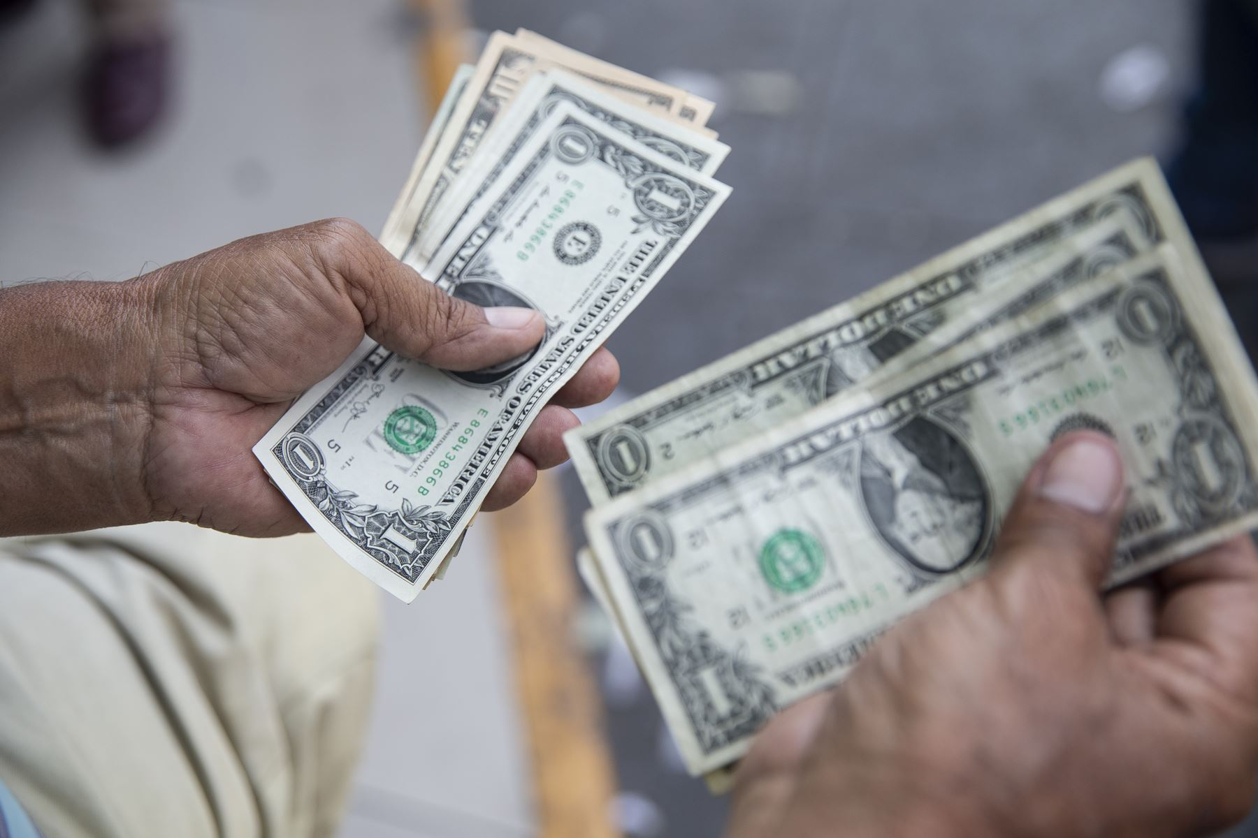 Exchange rate: dollar starts stable at S/3.8405 this Tuesday, February 21
