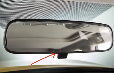 Cómo funciona el sistema antideslumbramiento del retrovisor de tu coche