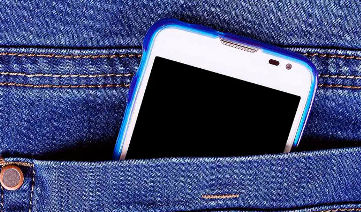 how-to-prevent-your-phone-from-making-calls-when-you-carry-it-in-your