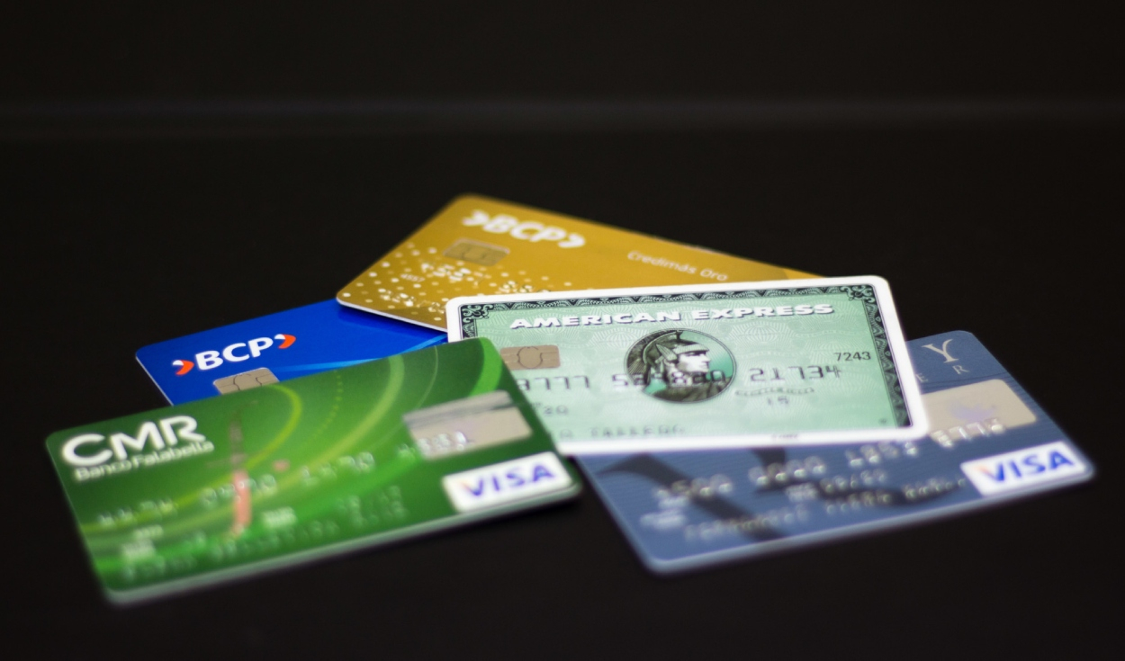Who can I give an additional to my credit card and how many can I request?