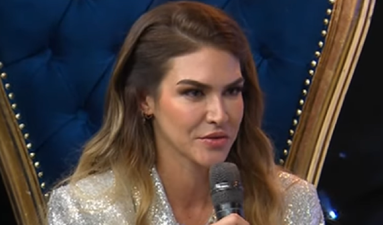 Anahí de Cárdenas cries live after receiving tribute from Andrés