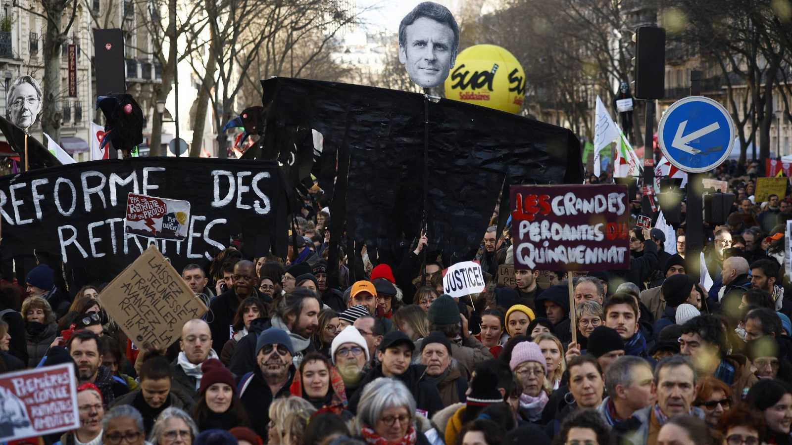 France: Senate approved raising the retirement age from 62 to 64