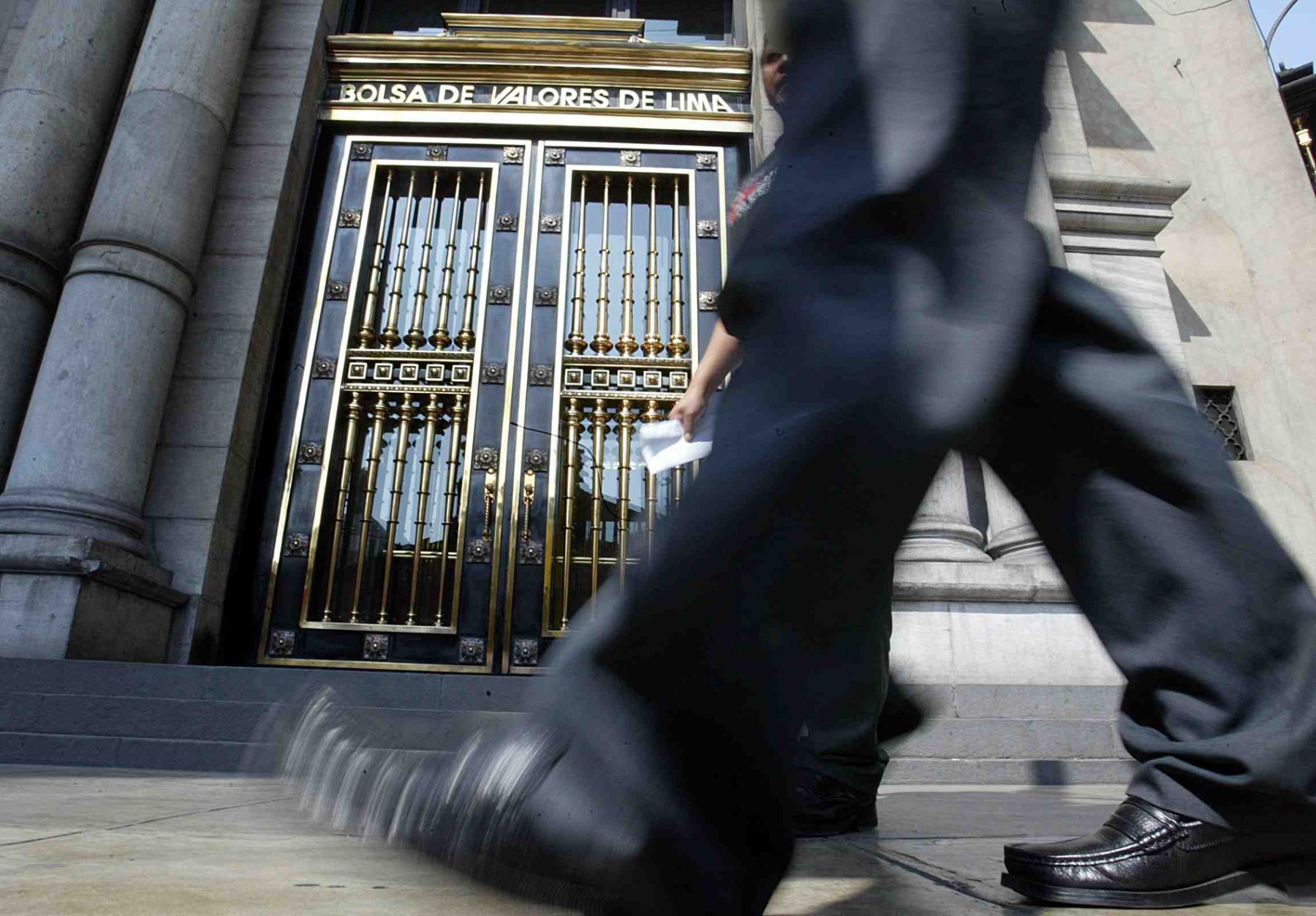 Lima Stock Exchange closes with losses in 8 indicators and falls slightly by 0.05%
