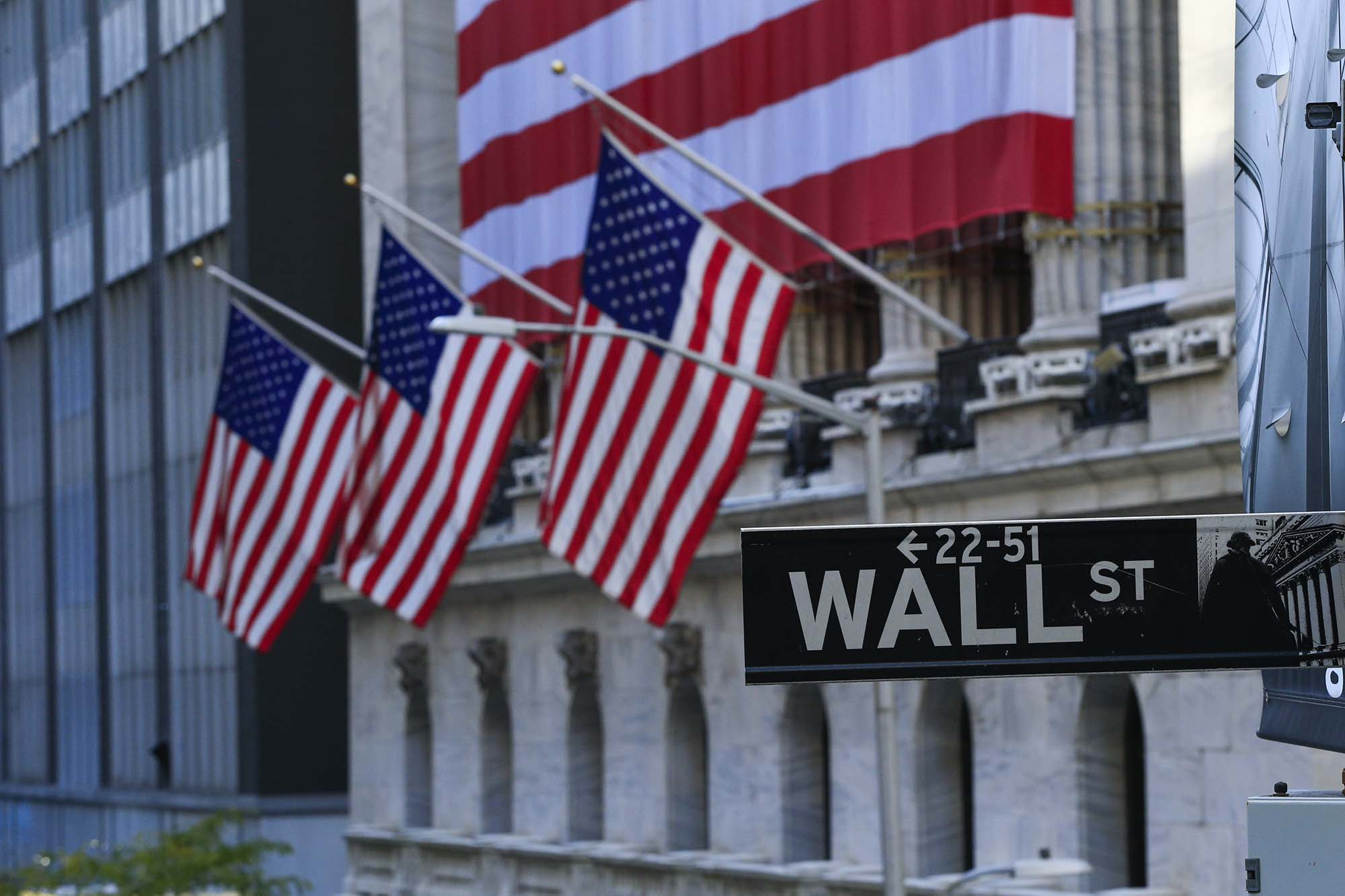 The United States would have moved away from recession by growing 2.1% in 2022