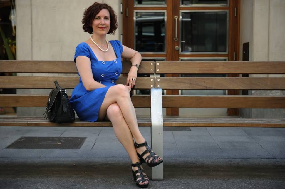 Video who is the voice of Siri, Apple's smart assistant? American