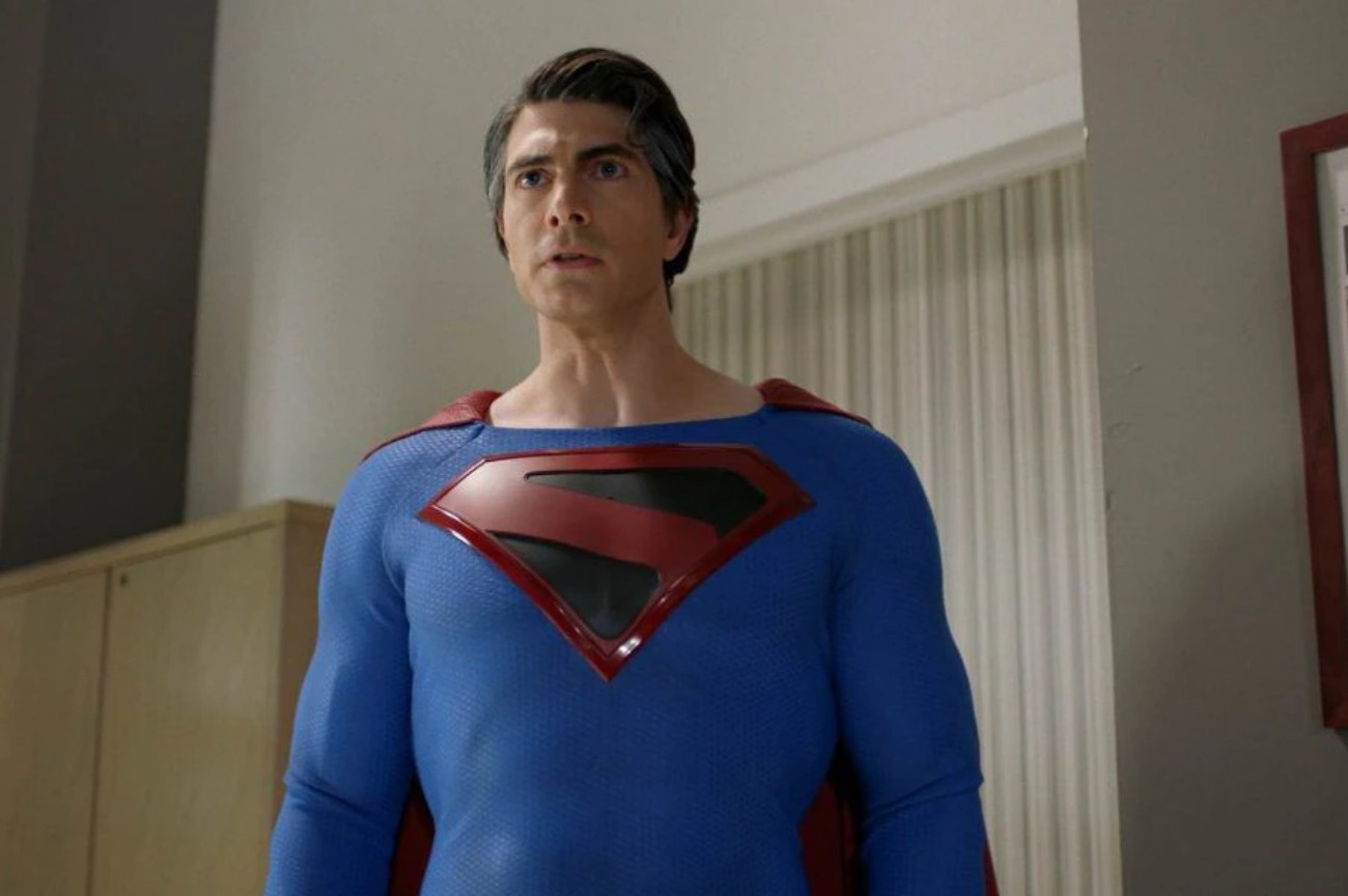 Can t be your superman. Супермен в будущем. Супермен кирпич. Супермен Возвращение на Криптон. Superman Kingdom come.