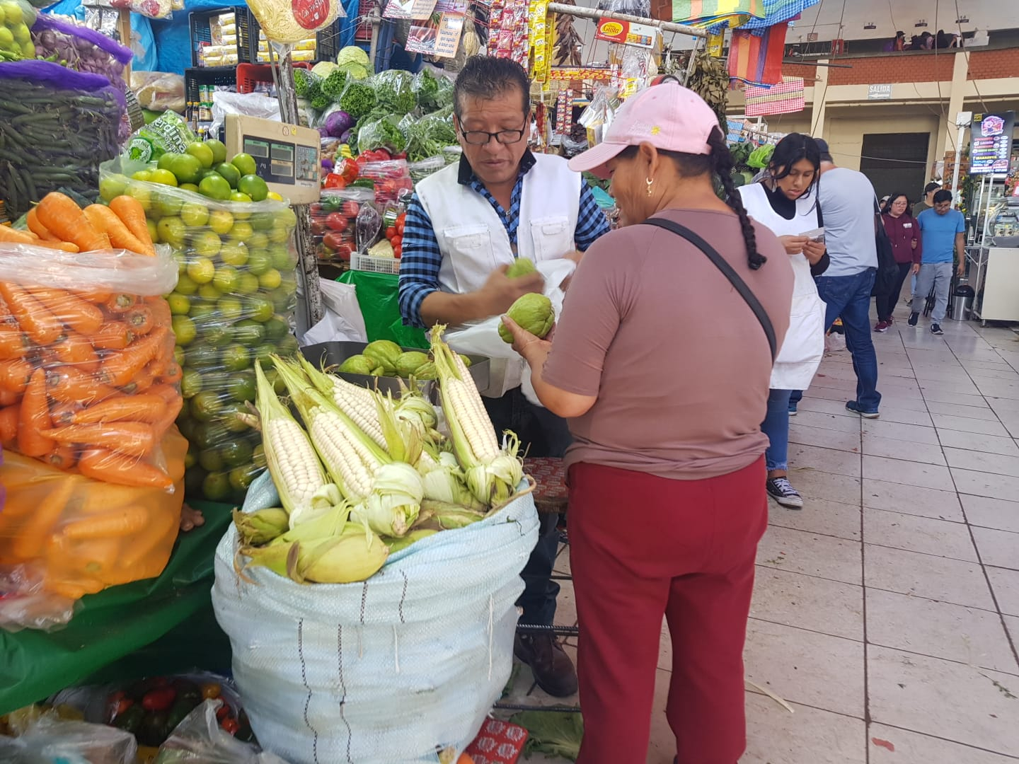 Egg and tomato prices increase by up to S/1 in Arequipa markets