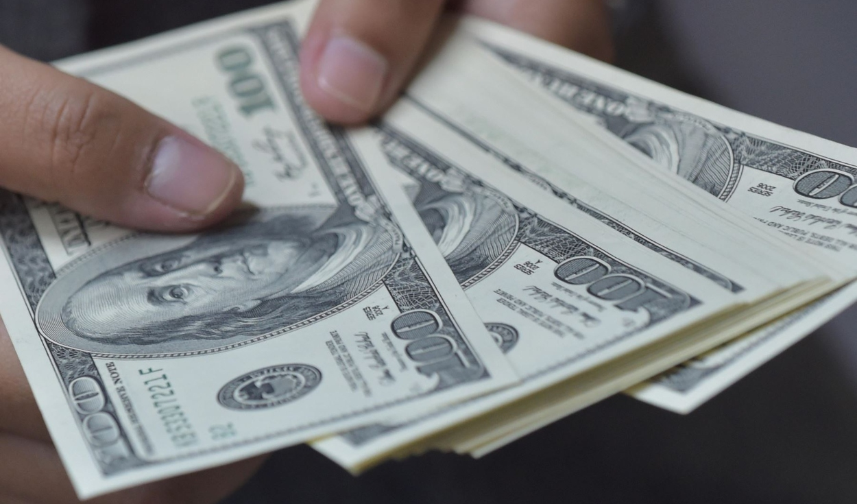 Dollar exchange rate closes downward and is listed at S/3.7230 this Thursday, April 27