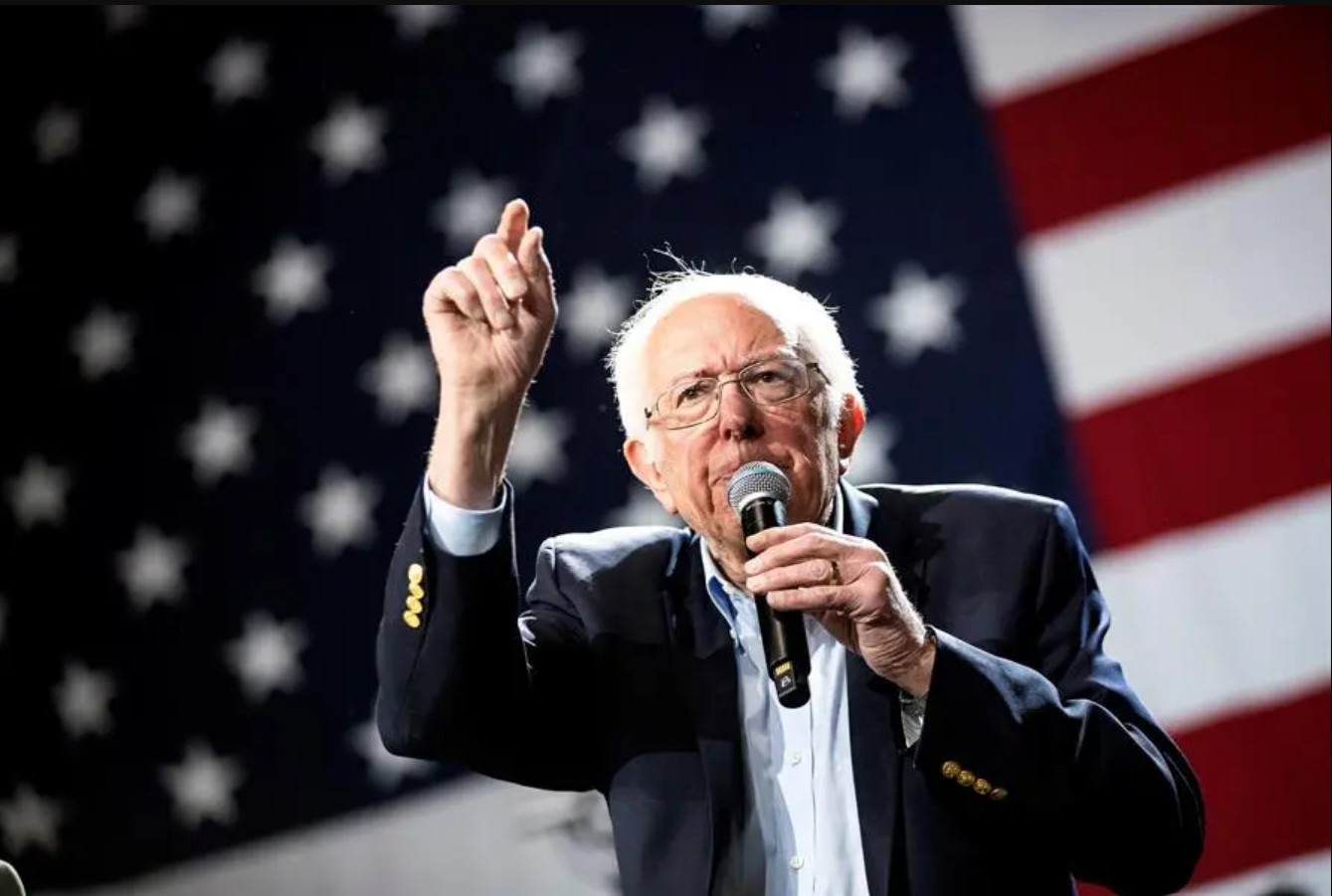 Senator Bernie Sanders presents a bill to raise the minimum wage to US$17 an hour in the US.