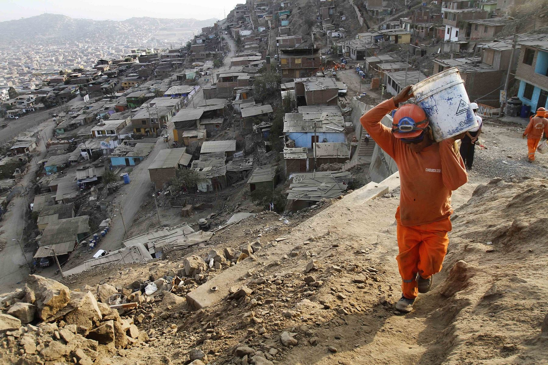 Monetary poverty affected 27.5% of Peruvians in 2022, according to INEI