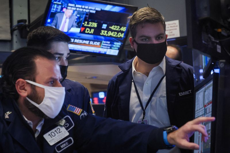 Disney falls on Wall Street after the drop in users of its streaming platform