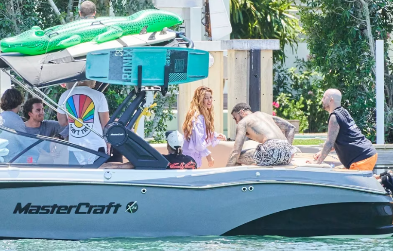 shakira lewis hamilton yacht