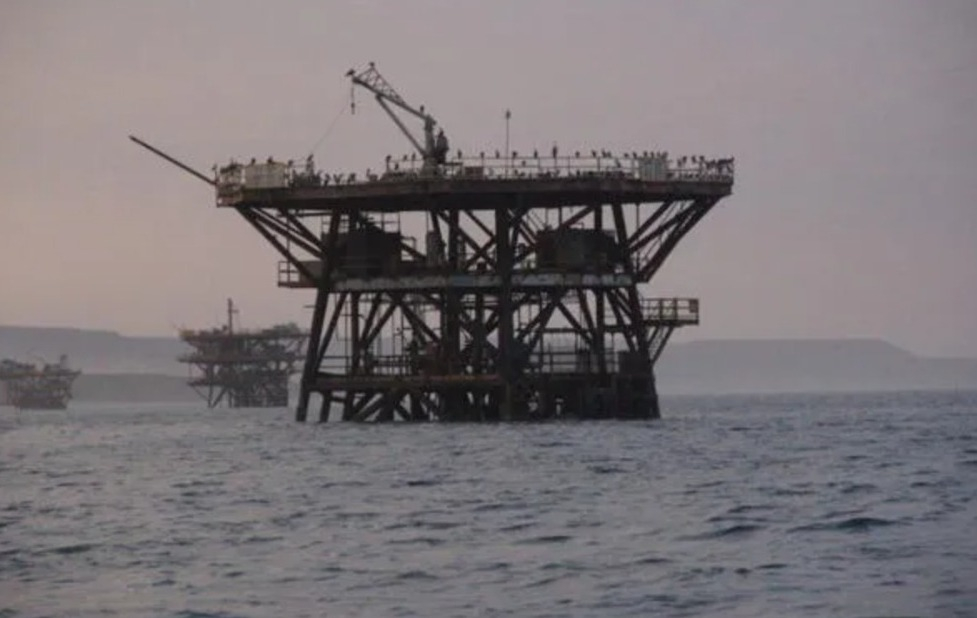 Government backs down and Petroperú will go only as a partner to the Talara lots