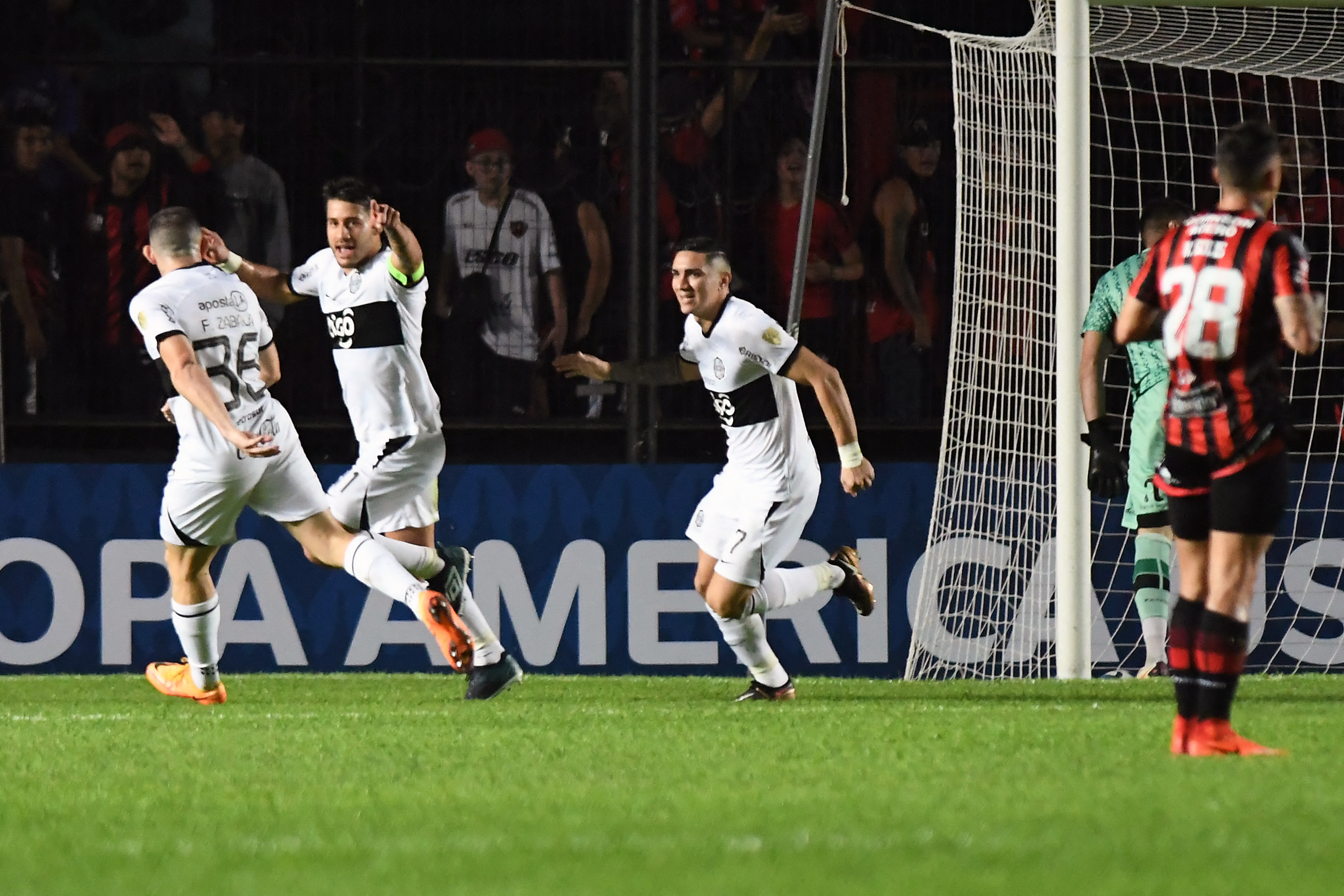 Olímpia x Patronato ao vivo e online, onde assistir, que horas é, escalação  e mais da Libertadores