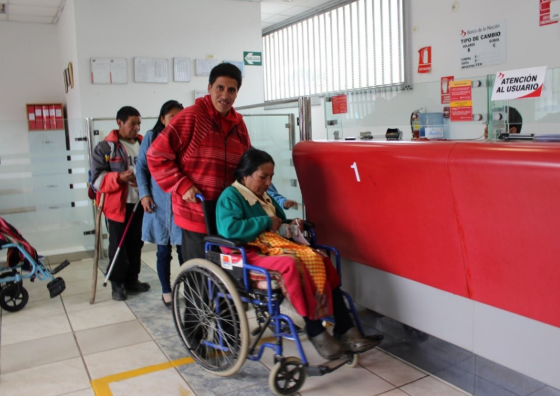 Fine greater than S/24,000 for banks that do not use alternative channels for users with disabilities