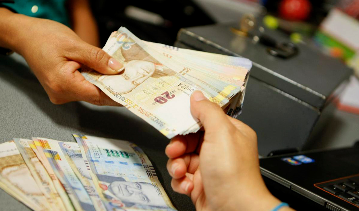 They propose that users receive 20% of the fine paid by companies for infractions