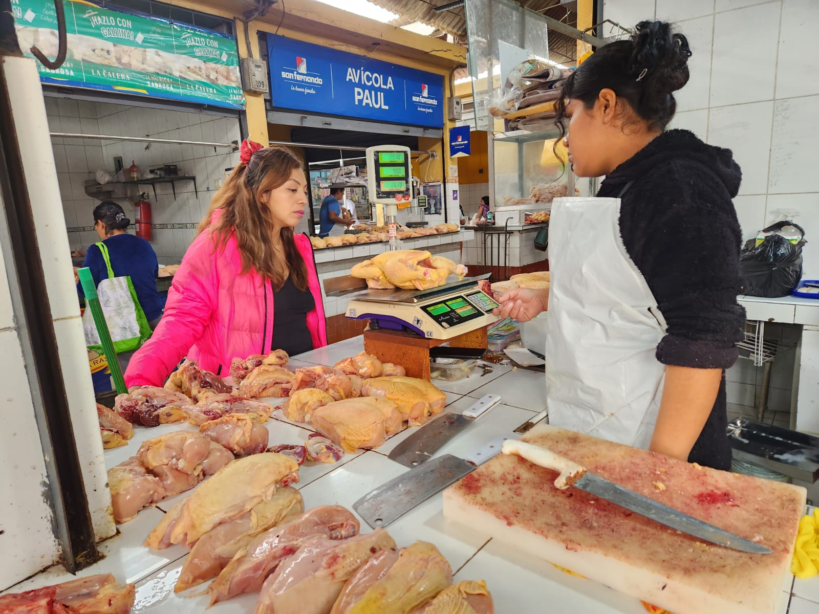 Chicken price drops to S/10 per kg in Lima markets