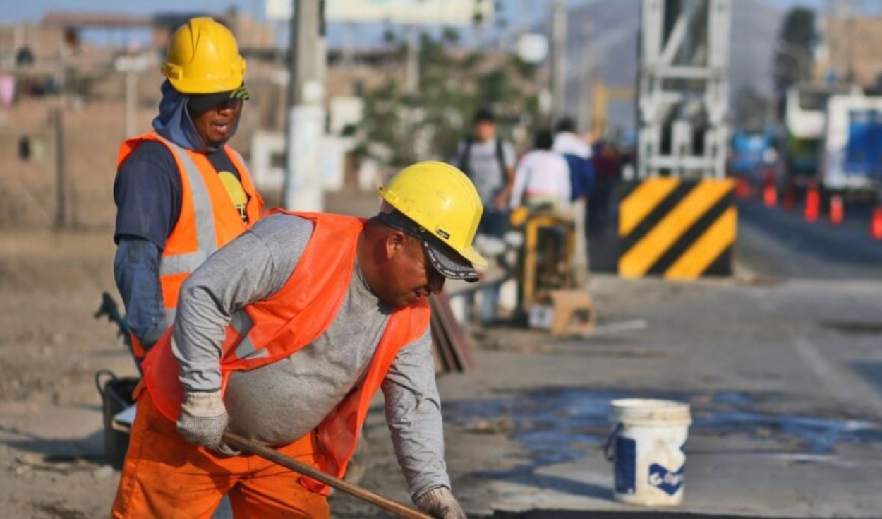 INEI reports that close to 2 million people from Lima work longer hours, but are poorly paid