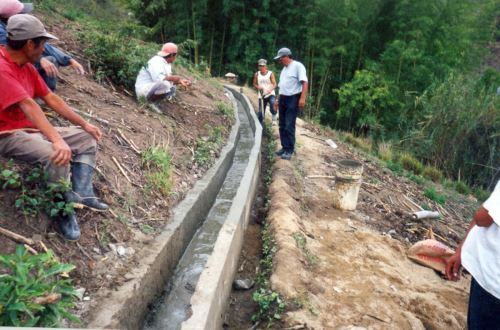 Law to strengthen water user organizations: what does the regulation imply?