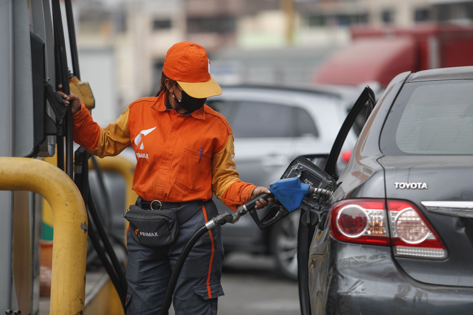 Osinergmin: reference fuel prices fell by up to S/0.37 per gallon this week