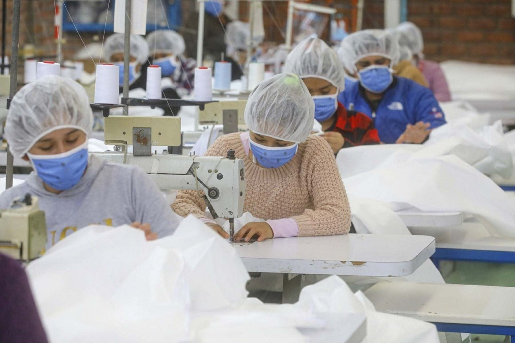 ADEX: exports of clothing will contract 30% for the second half of 2023