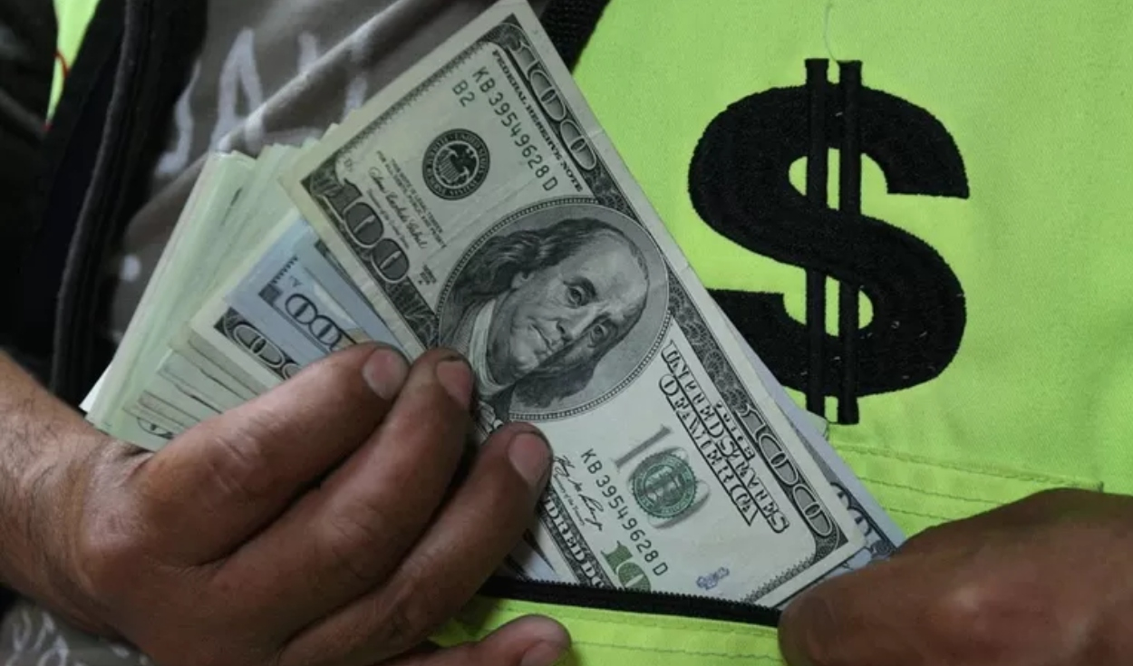Dollar closes down at S/3.6220, its lowest level in more than 26 months