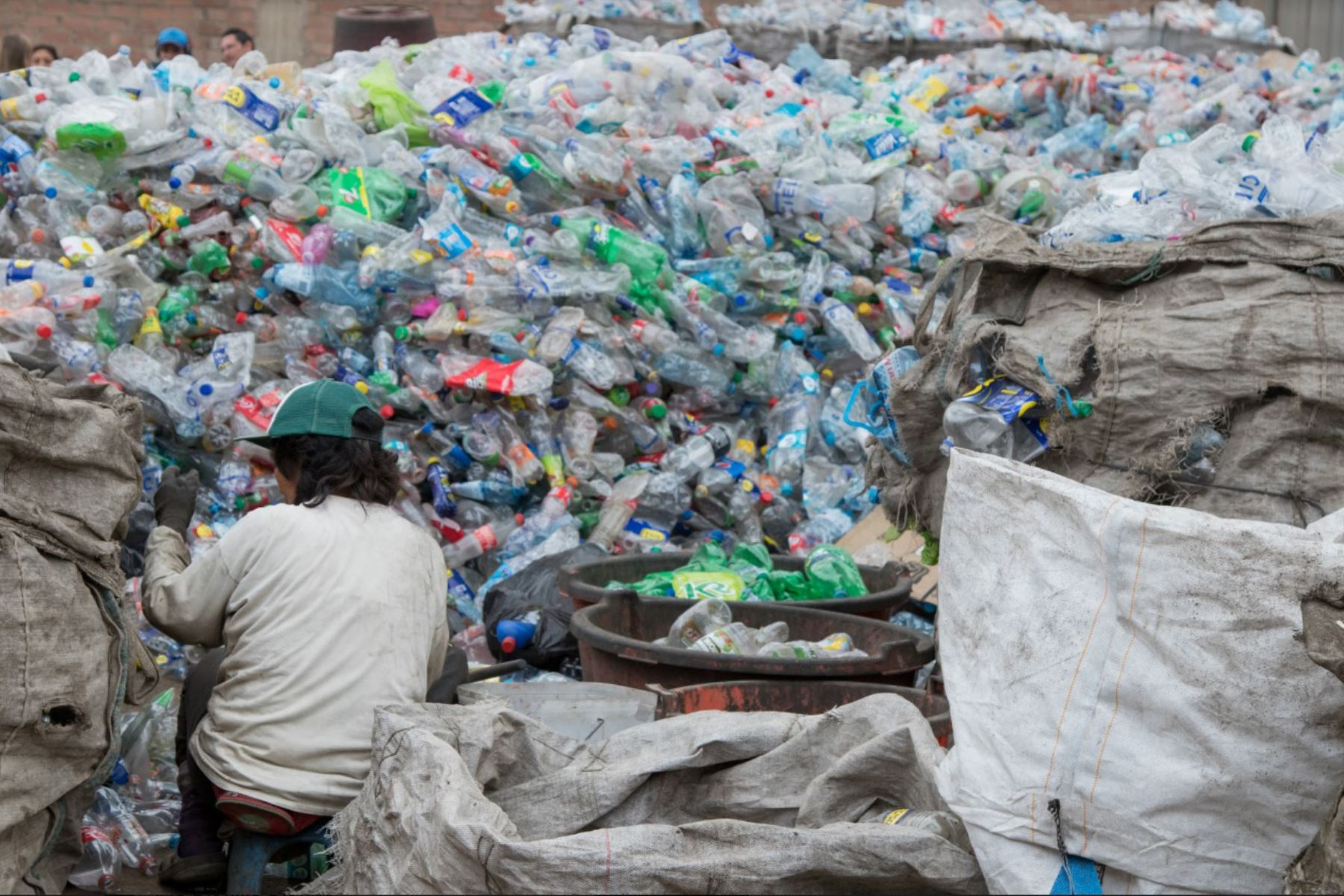 Government will deliver S/900 to recyclers to boost their work
