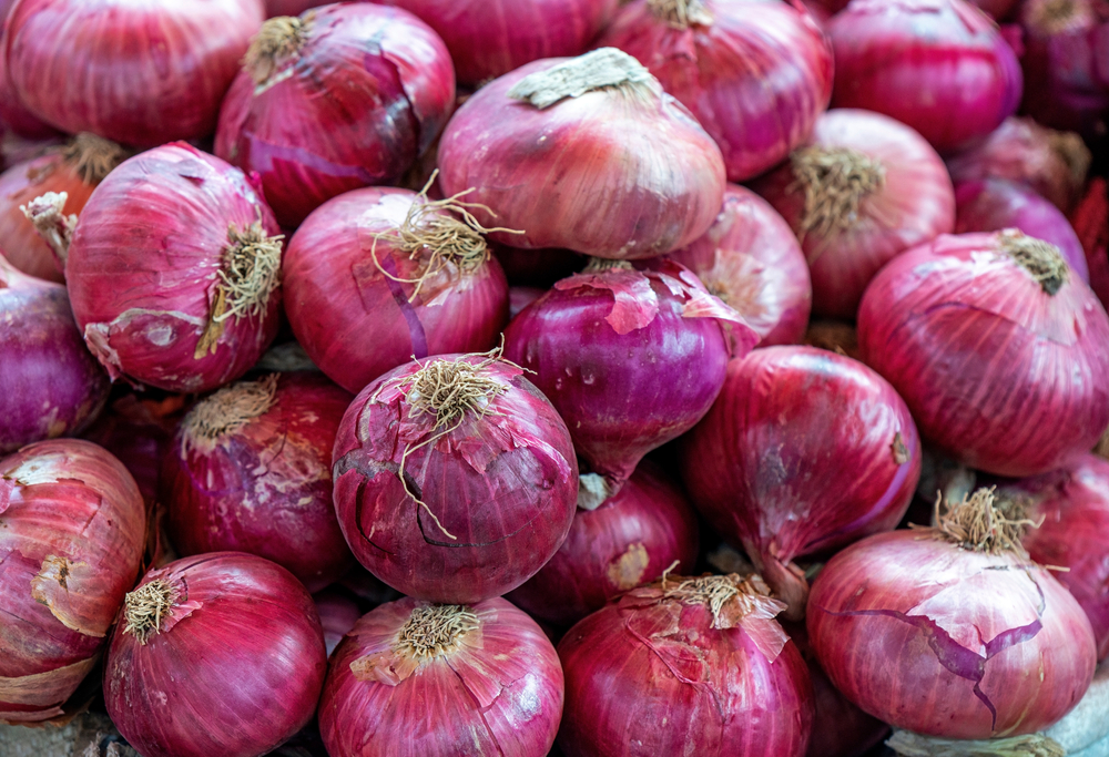 Onion and chili prices continue to rise in different markets in the city