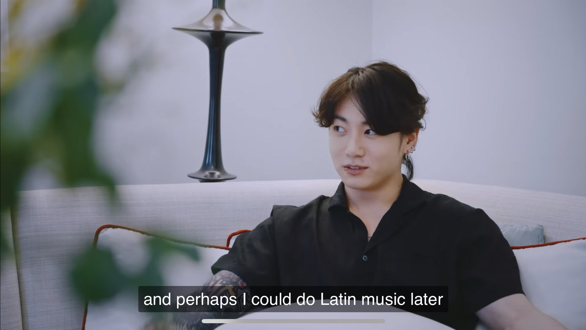 Jungkook de BTS revela que quiere hacer música latina y desata emoción en ARMY