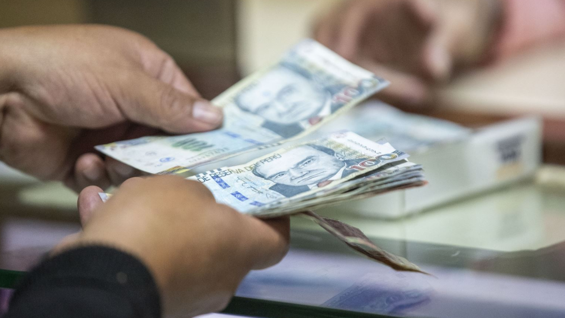 Government maintains the Public Sector Income Unit at S/2,600 for the year 2024