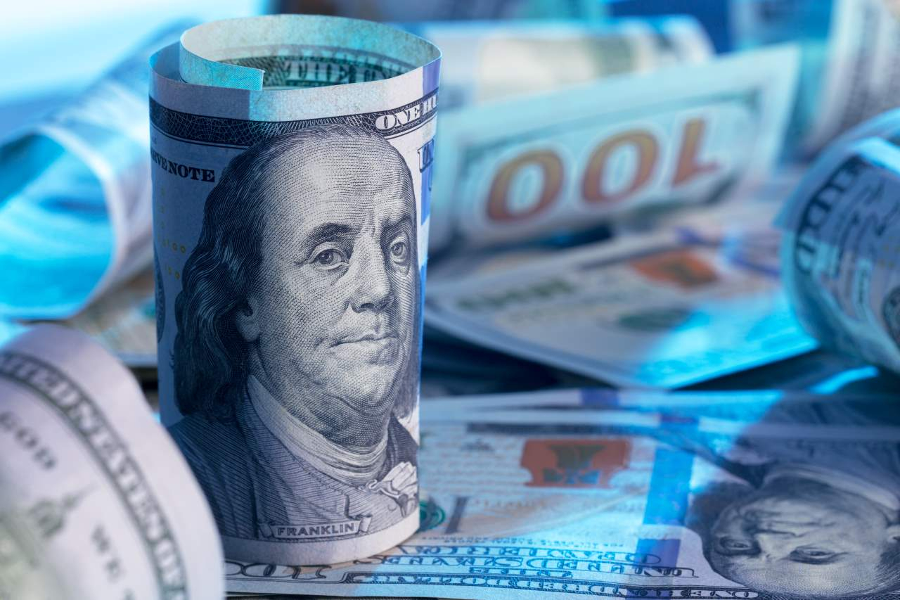 Dollar price closes higher and reaches S/3.7160 this Tuesday, August 15