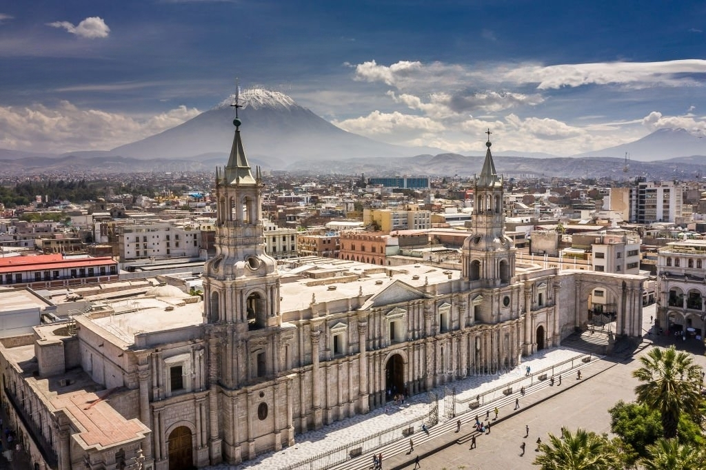 Arequipa: how much does this region represent for tourism in Peru?
