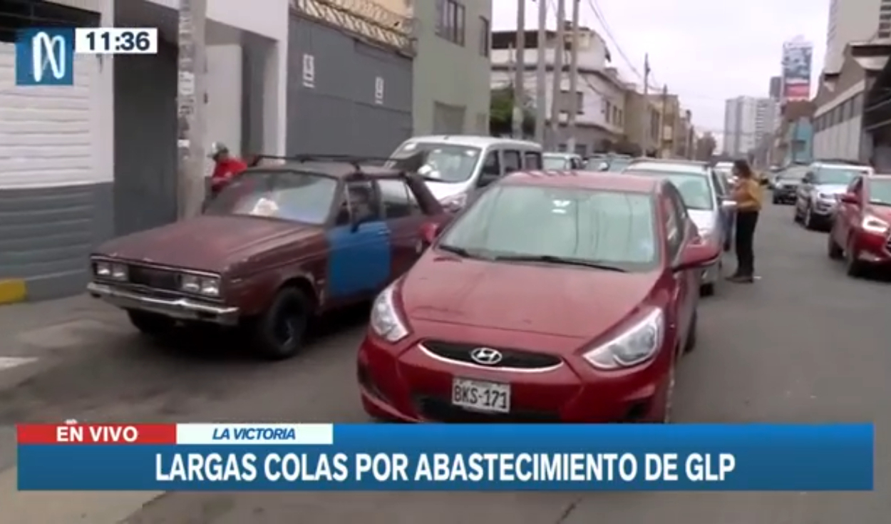 Long lines of vehicles are reported in La Victoria for LPG supply